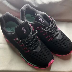 MARLEYLILLY Women's Black and Pink Sneakers Personalized Monogrammed J 🩷NWOT